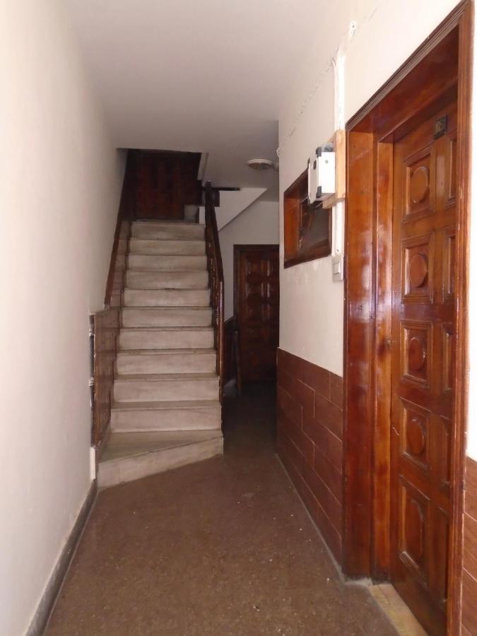 Hotel Magnolia Mallroad Manali Екстериор снимка