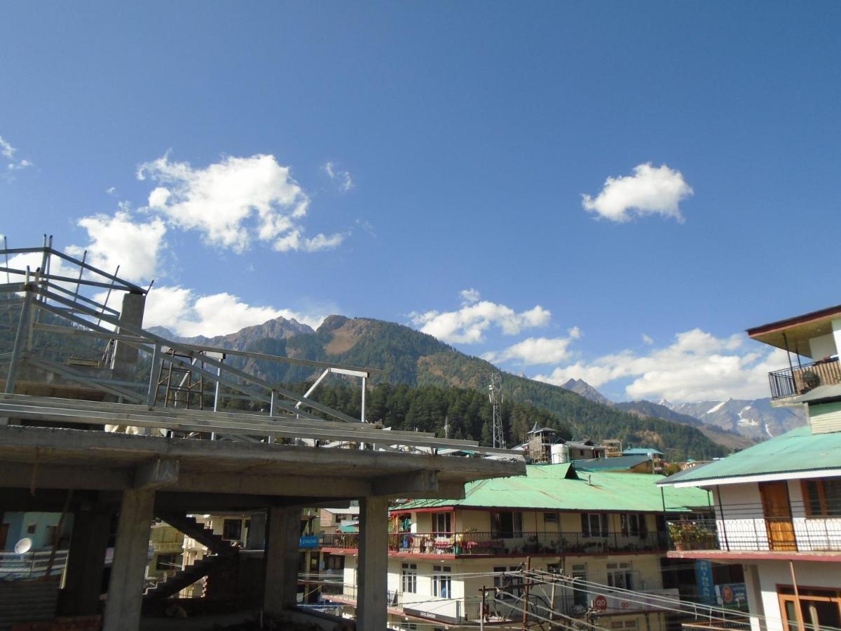 Hotel Magnolia Mallroad Manali Екстериор снимка
