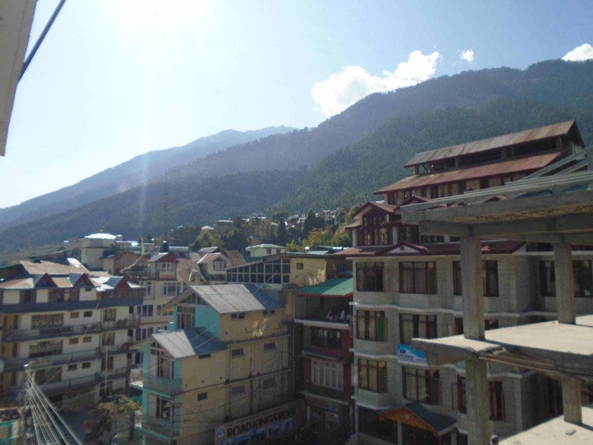 Hotel Magnolia Mallroad Manali Екстериор снимка