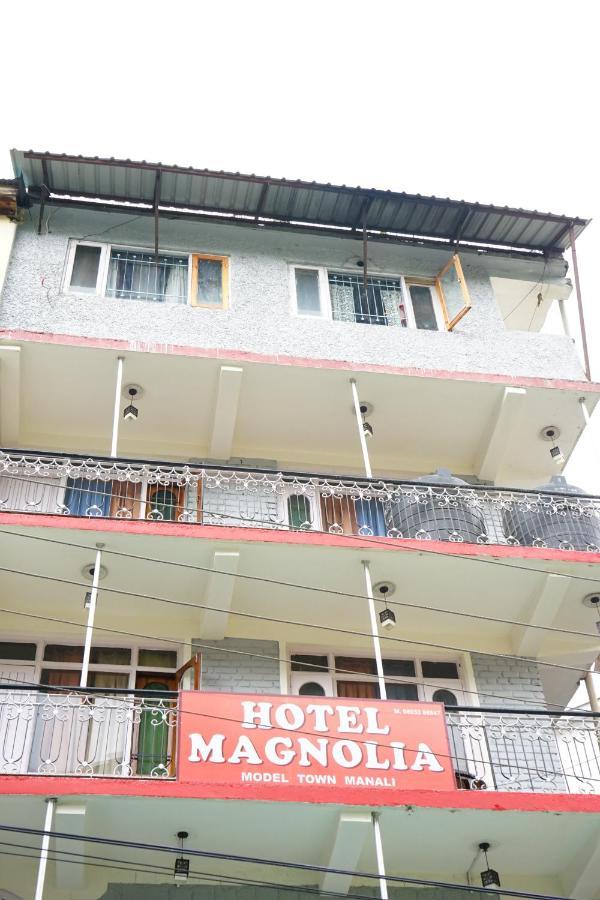 Hotel Magnolia Mallroad Manali Екстериор снимка