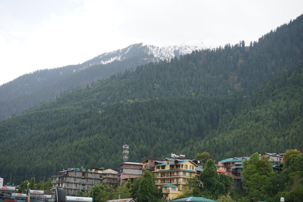 Hotel Magnolia Mallroad Manali Екстериор снимка